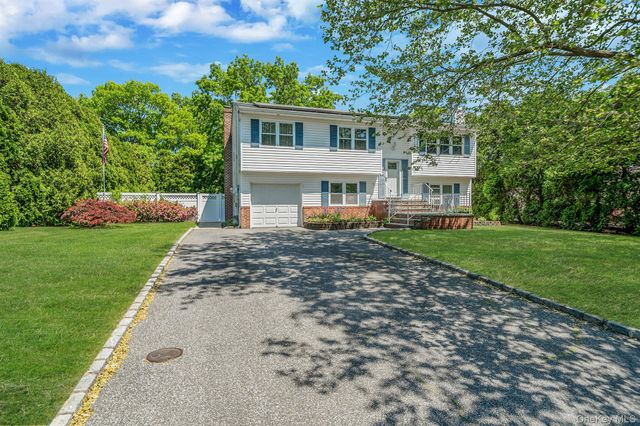15 Peters Lane, Port Jefferson Station, NY 11776