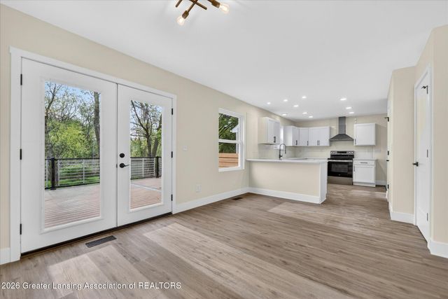 4221 Chickory Lane, Lansing, MI 48910
