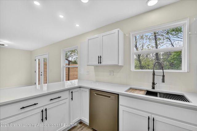 4221 Chickory Lane, Lansing, MI 48910