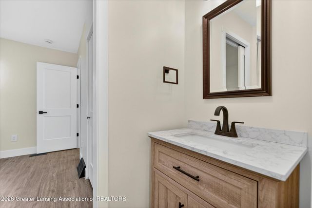 4221 Chickory Lane, Lansing, MI 48910