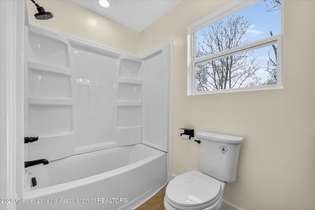 4221 Chickory Lane, Lansing, MI 48910