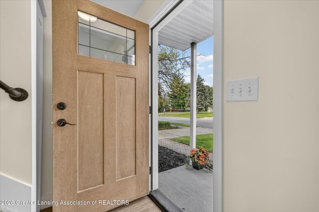 4221 Chickory Lane, Lansing, MI 48910
