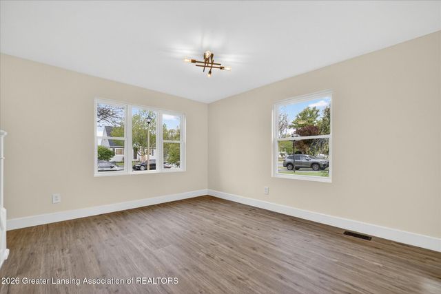 4221 Chickory Lane, Lansing, MI 48910