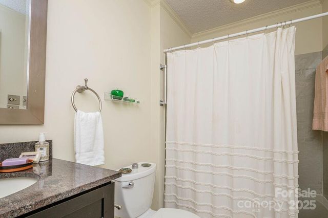 102 Glenbrook Drive, Hendersonville, NC 28739