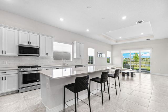 12325 Frontline Lane, Palm Beach Gardens, FL 33412