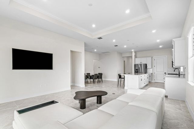 12325 Frontline Lane, Palm Beach Gardens, FL 33412