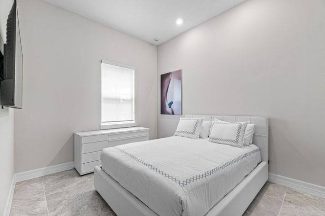 12325 Frontline Lane, Palm Beach Gardens, FL 33412