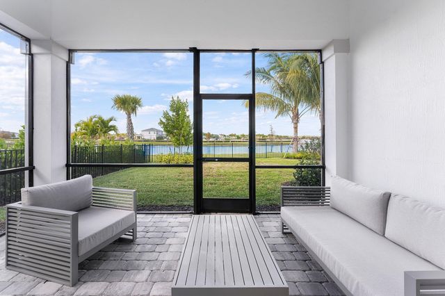 12325 Frontline Lane, Palm Beach Gardens, FL 33412