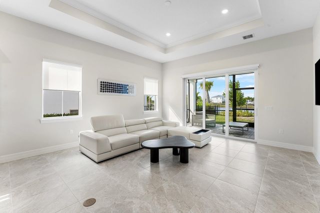 12325 Frontline Lane, Palm Beach Gardens, FL 33412