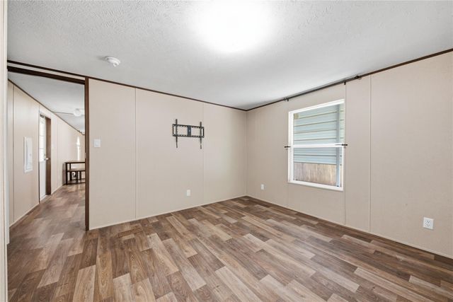 100 St Croix Dr, Point Blank, TX 77364