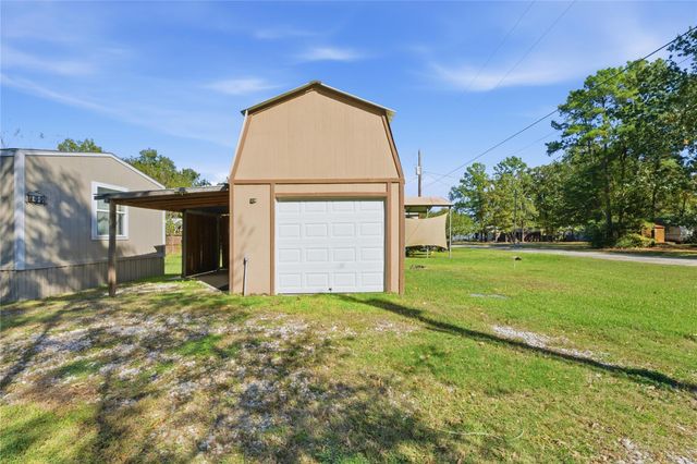 100 St Croix Dr, Point Blank, TX 77364