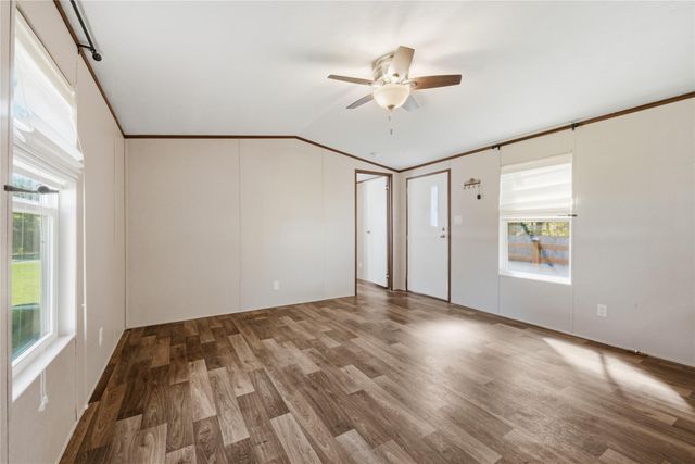 100 St Croix Dr, Point Blank, TX 77364