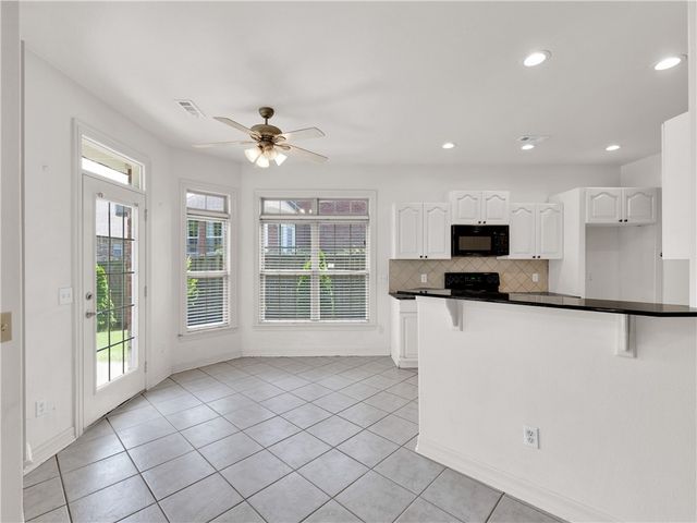 528 N Brices Cross Drive, Fayetteville, AR 72704