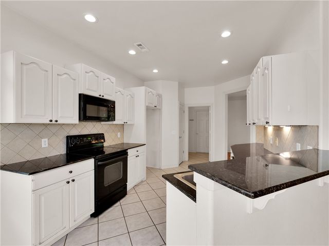 528 N Brices Cross Drive, Fayetteville, AR 72704