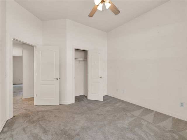 528 N Brices Cross Drive, Fayetteville, AR 72704