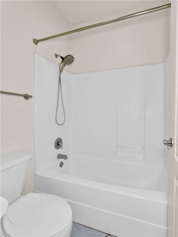 528 N Brices Cross Drive, Fayetteville, AR 72704