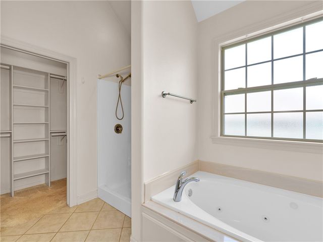 528 N Brices Cross Drive, Fayetteville, AR 72704