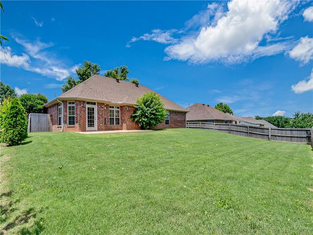 528 N Brices Cross Drive, Fayetteville, AR 72704
