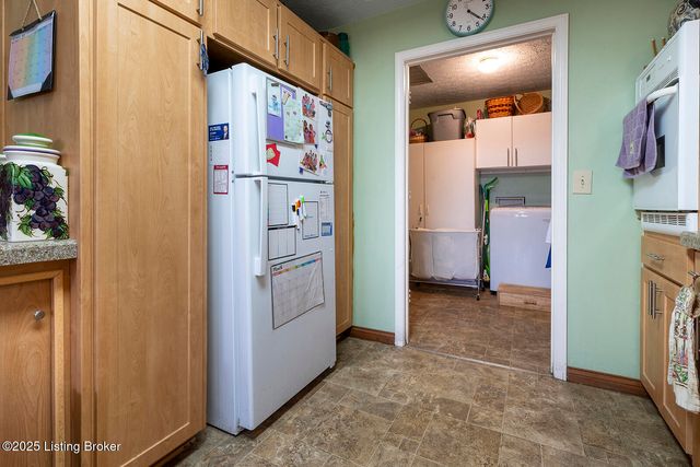 144 Hurstbourne Dr, Bardstown, KY 40004