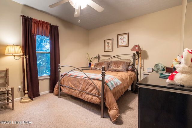 144 Hurstbourne Dr, Bardstown, KY 40004