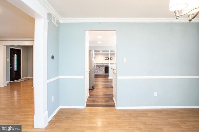 2 DONCASTER RD, Cherry Hill, NJ 08003