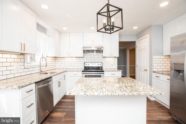 2 DONCASTER RD, Cherry Hill, NJ 08003