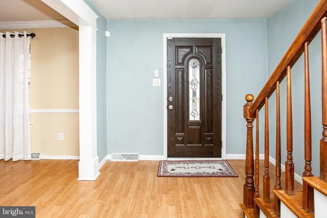 2 DONCASTER RD, Cherry Hill, NJ 08003