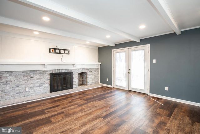 2 DONCASTER RD, Cherry Hill, NJ 08003
