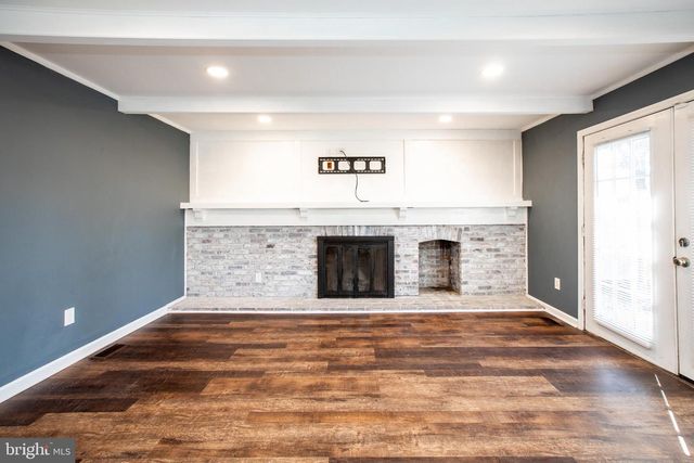 2 DONCASTER RD, Cherry Hill, NJ 08003