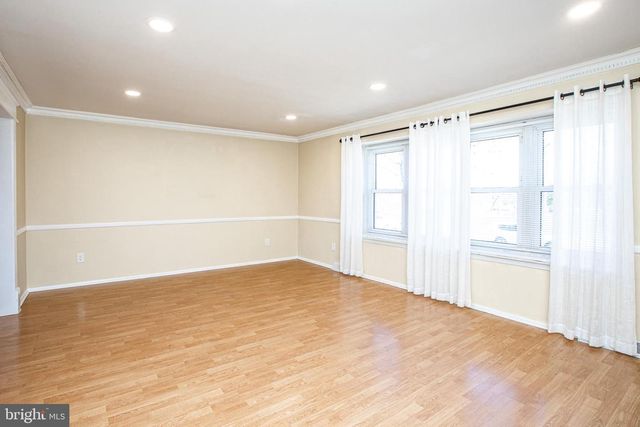 2 DONCASTER RD, Cherry Hill, NJ 08003