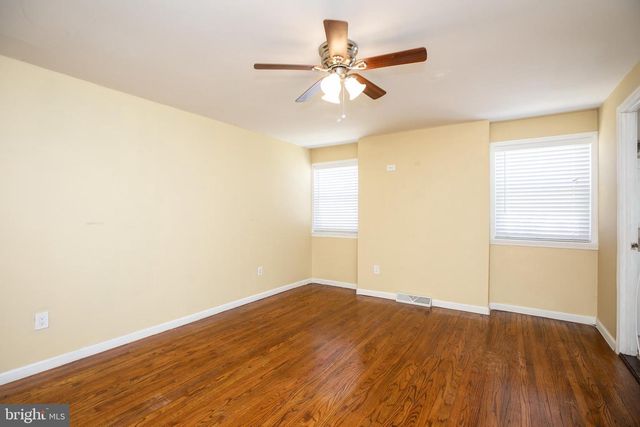 2 DONCASTER RD, Cherry Hill, NJ 08003