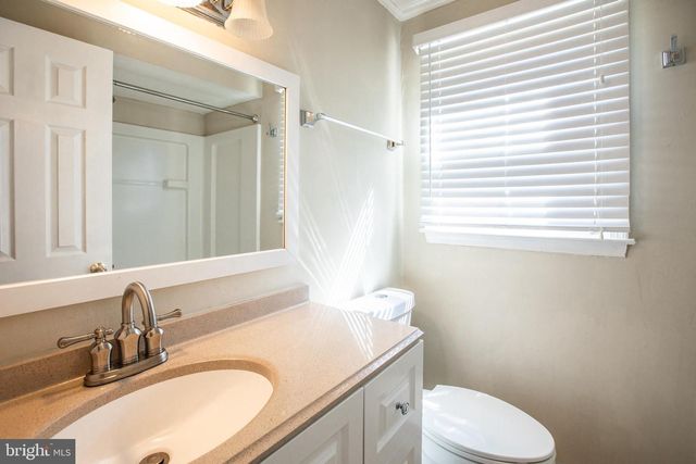 2 DONCASTER RD, Cherry Hill, NJ 08003