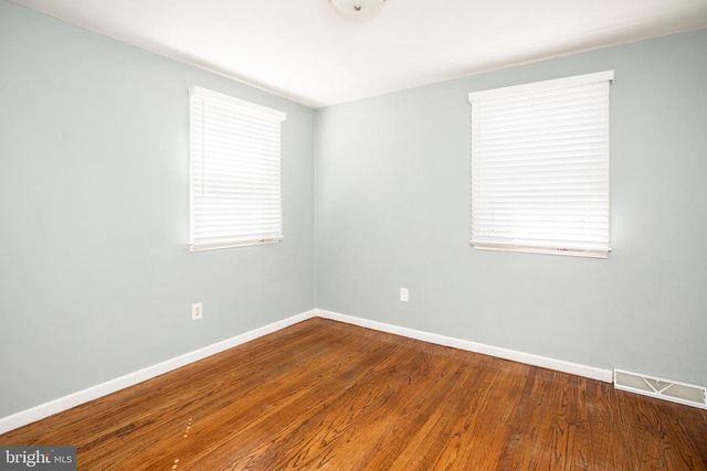 2 DONCASTER RD, Cherry Hill, NJ 08003