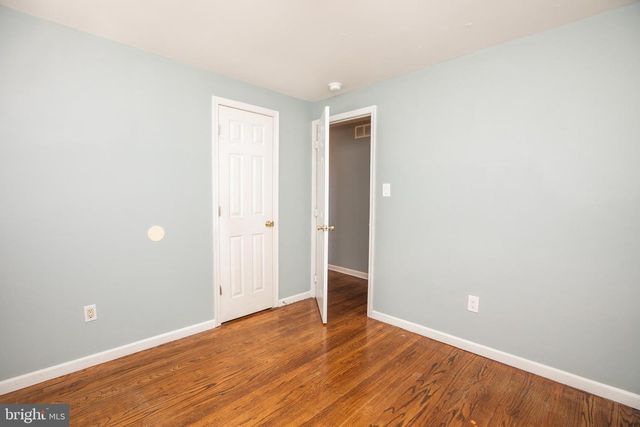 2 DONCASTER RD, Cherry Hill, NJ 08003
