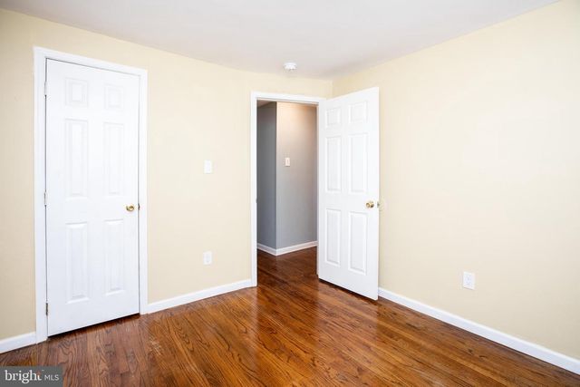 2 DONCASTER RD, Cherry Hill, NJ 08003