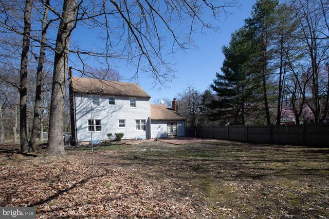 2 DONCASTER RD, Cherry Hill, NJ 08003