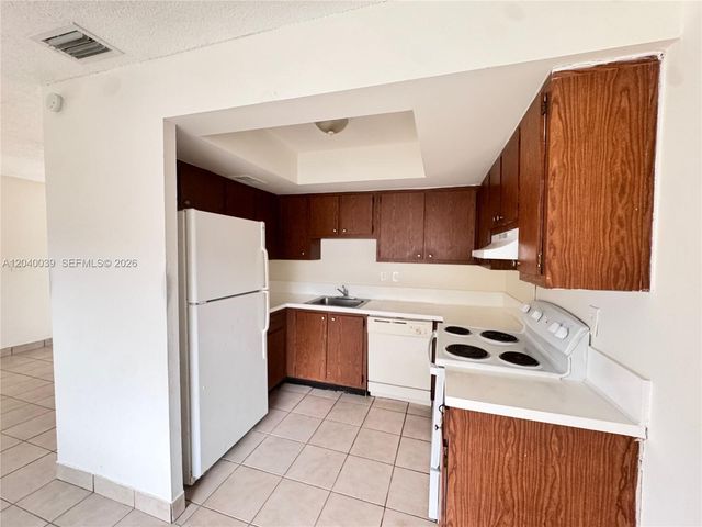 5944 NW 21st St 51-C, Lauderhill, FL 33313