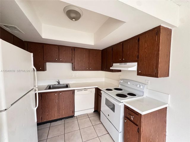 5944 NW 21st St 51-C, Lauderhill, FL 33313