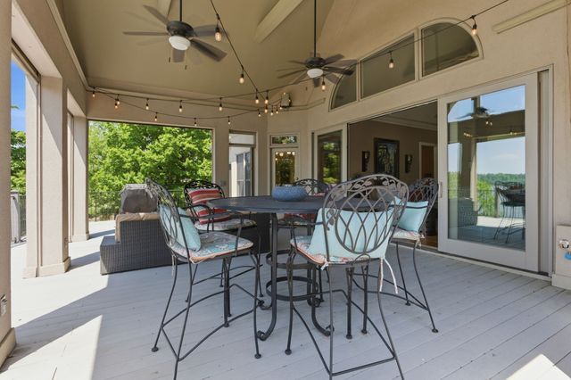 305 Harbor Dr, Old Hickory, TN 37138