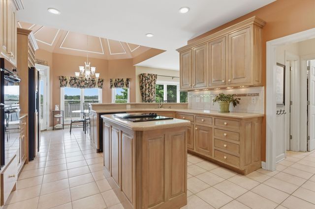 305 Harbor Dr, Old Hickory, TN 37138
