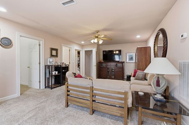 305 Harbor Dr, Old Hickory, TN 37138