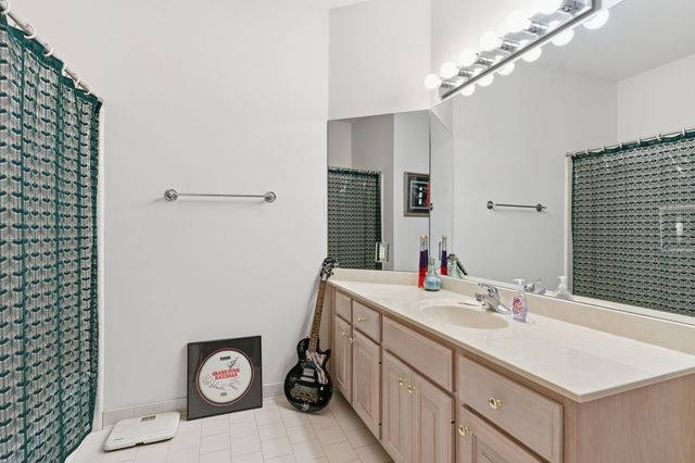 305 Harbor Dr, Old Hickory, TN 37138