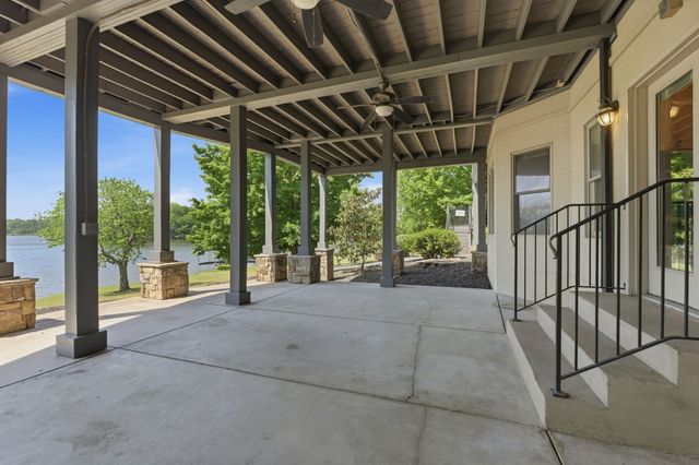 305 Harbor Dr, Old Hickory, TN 37138