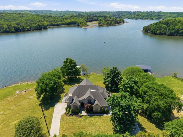 305 Harbor Dr, Old Hickory, TN 37138