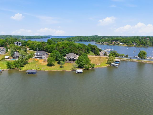 305 Harbor Dr, Old Hickory, TN 37138