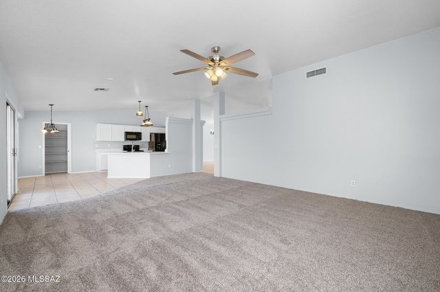 10235 E Rainbow Meadow Drive, Tucson, AZ 85747