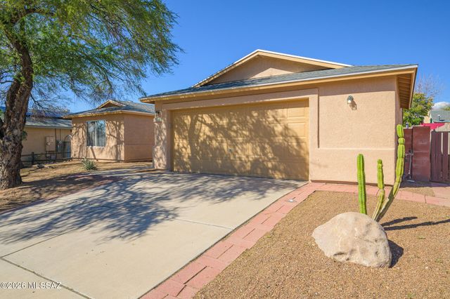 10235 E Rainbow Meadow Drive, Tucson, AZ 85747