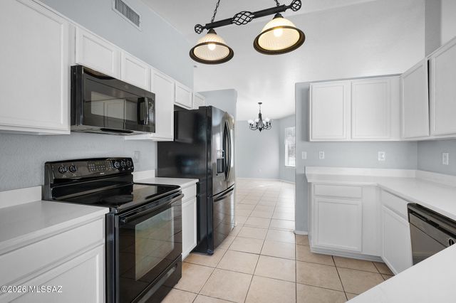 10235 E Rainbow Meadow Drive, Tucson, AZ 85747