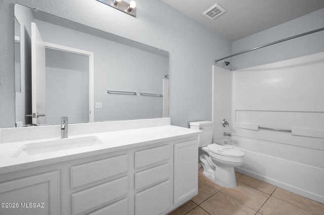 10235 E Rainbow Meadow Drive, Tucson, AZ 85747