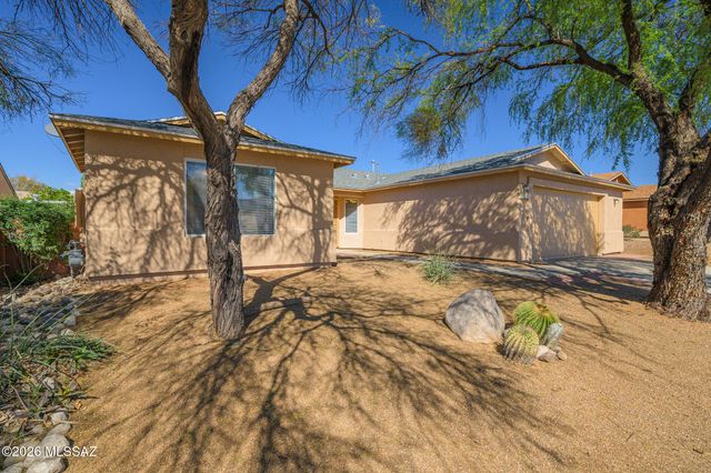 10235 E Rainbow Meadow Drive, Tucson, AZ 85747